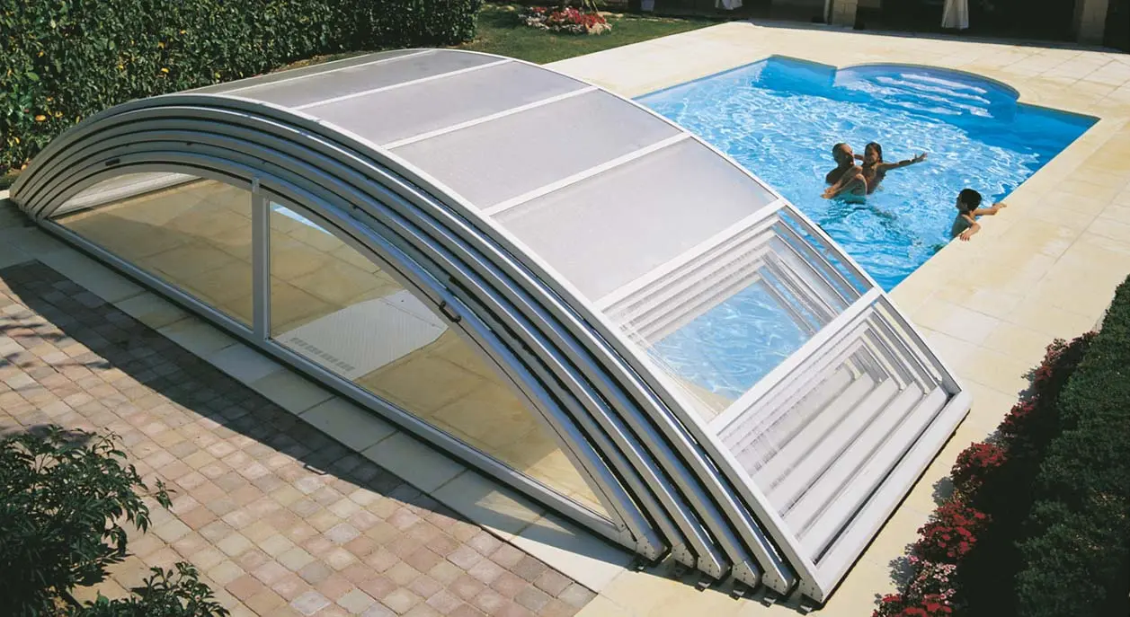 Poolüberdachung halbhoch offen